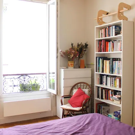 Bright 35 M Close To The Bastille *